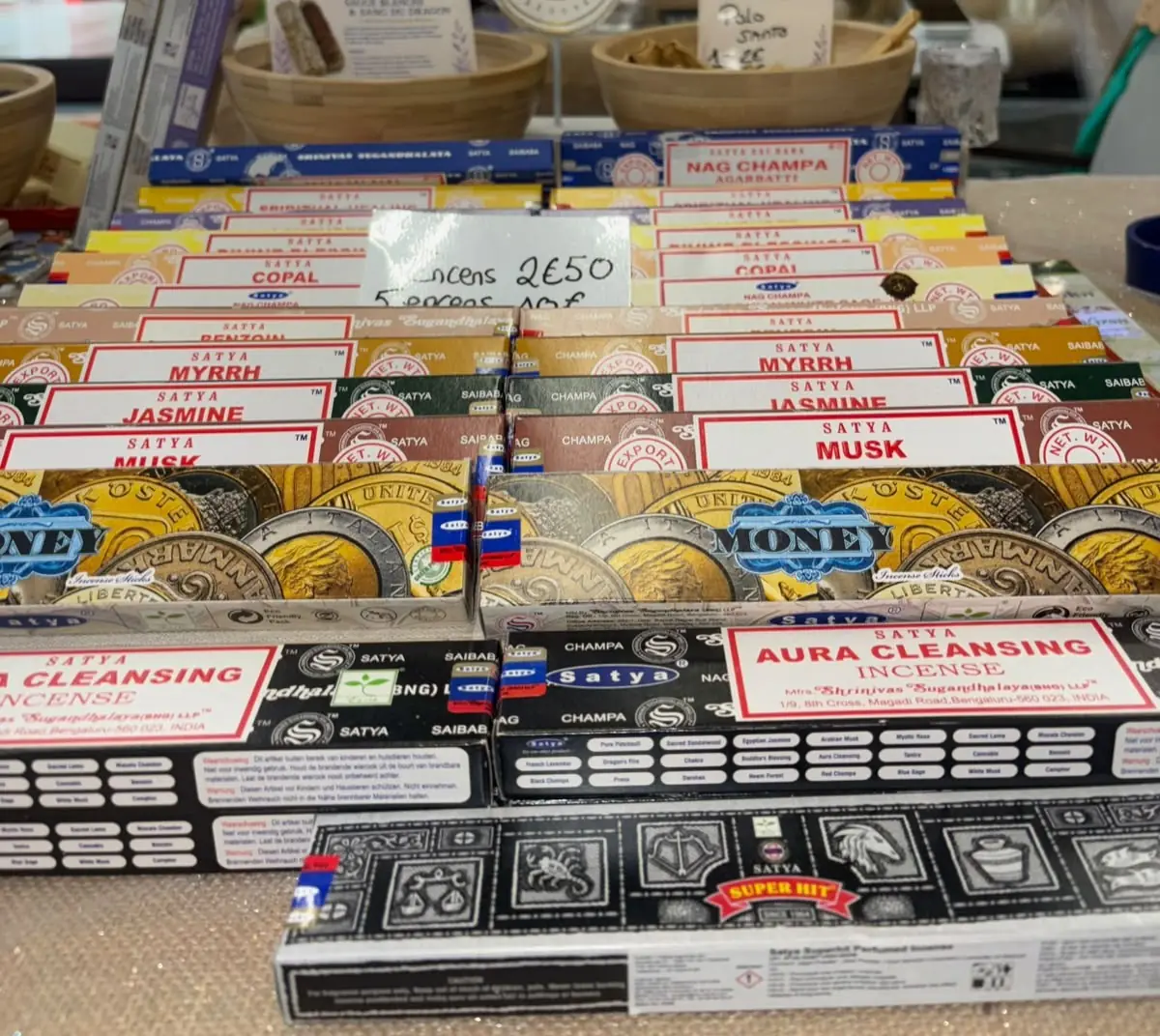 Boîtes d’encens Satya : Nag Champa, Aura Cleansing, Money, Musk, Jasmine